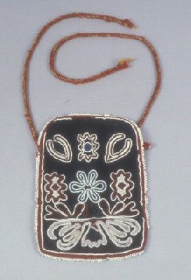 Ethnology Collections Database | Burke Museum Cree Beadwork, Ojibwa Beadwork, Metis Beading, Beaded Pouch Bag, Floral Beadwork, Beaded Pouch, American Baby, Native Beadwork, Native American Beadwork