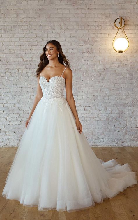 Tulle Wedding Dress Ballgown, Gaun Tulle, Strap Wedding Dress, Tulle Ball Gown Wedding Dress, Wedding Dresses Kleinfeld, Spaghetti Strap Wedding Dress, Stella York Wedding Dress, Gaun Fashion, Kleinfeld Bridal