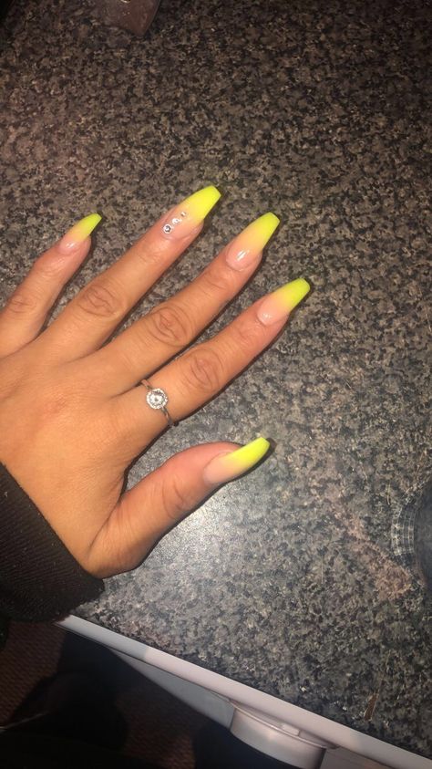 Tan And Neon Yellow Nails, Bright Yellow Nails Neon, Neon Yellow French Tip Nails, Neon Yellow Acrylic Nails, Neon Ombre Nails, Yellow Ombre Nails, Simple Prom Nails, Ombré Acrylic, Ambre Nails