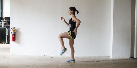 The One Exercise That Just Might Change Your Running Forever Running In Place, Healthy Knees, Improve Running, Running Drills, Running Techniques, Food Issues, Simple Exercise, Running Form, Tight Hip Flexors