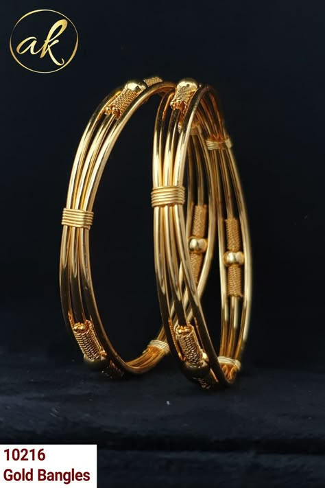 Kade Designs Gold, Gold Kade Designs For Women, Daily Use Gold Bangles Indian, Gold Bangles Design Daily Wear Latest, Dubai Gold Bangles, Simple Gold Bangle, Single Bangle, Plain Gold Bangles, Wedding Jewellery Designs