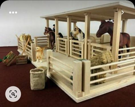 Wooden Toy Barn, Schleich Horses Stable, Toy Horse Stable, Schleich Diy, Diy Horse Barn, Schleich Horses, Toy Horses, Toy Barn, Horse Stable