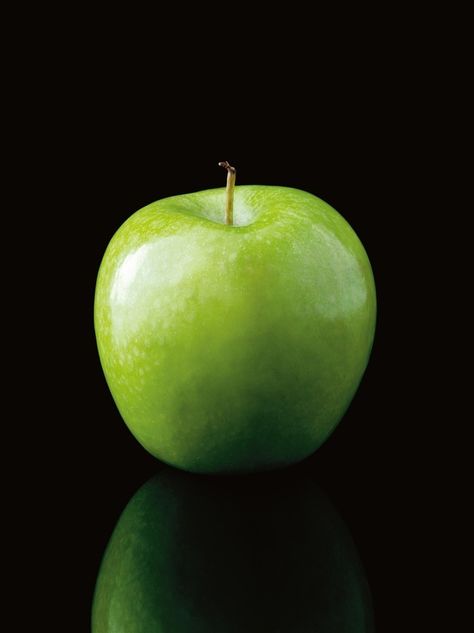 Granny Smith Apple Apple Photo, Simple Green, Hyperrealism, Photorealism, Fruit And Veg, World Of Color, Color Of Life, Still Life Painting, Green Apple