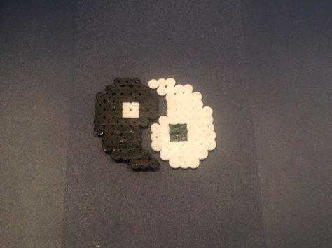 Ying and Yang bff Ying Yang Perler Beads, Hama Art, Ying And Yang, Easy Perler Beads Ideas, Beads Ideas, Aqua Beads, Ying Yang, Hama Beads, Perler Beads