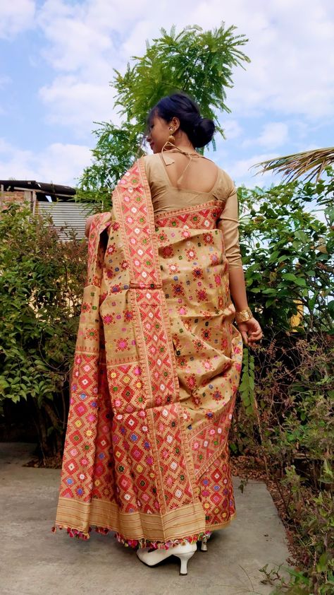 Assamese Traditional Outfit | Muga | Bihu Bihu Photoshoot Ideas, Bihu Assam Aesthetic, Assamese Outfit, Assamese Saree, Assamese Traditional Dress, Assamese Aesthetic, Assamese Dress, Assamese Bihu, Assamese Bride