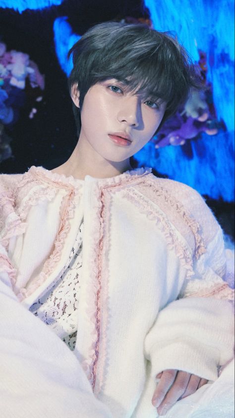 Kpop Edit Wallpaper, Tomorrow By Together, Edit Wallpaper, Beomgyu Icon, Txt Icon, Lockscreen Aesthetic, Concept Photos, Choi Beomgyu, Hair Icon