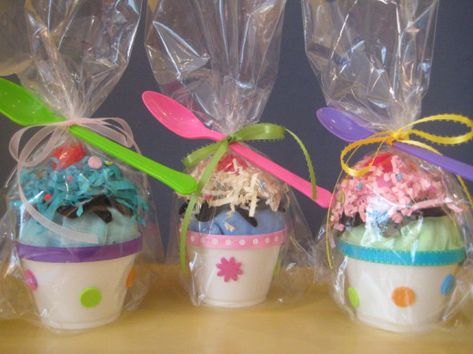 Cute After Party Favours Cup Party Favors, Ice Cream Sundae Party, Ice Cream Party Favors, Sundae Party, Birthday Venues, Handmade Ice Cream, Favour Ideas, Fairy Tea Parties, Girl Bday Party