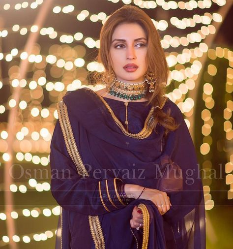 Iman Ali, Asian Wedding Dress Pakistani, Shoes Guide, Dress Pakistani, Pakistani Actors, Pakistani Formal Dresses, Desi Wedding Dresses, Asian Wedding Dress, Lovely Pictures