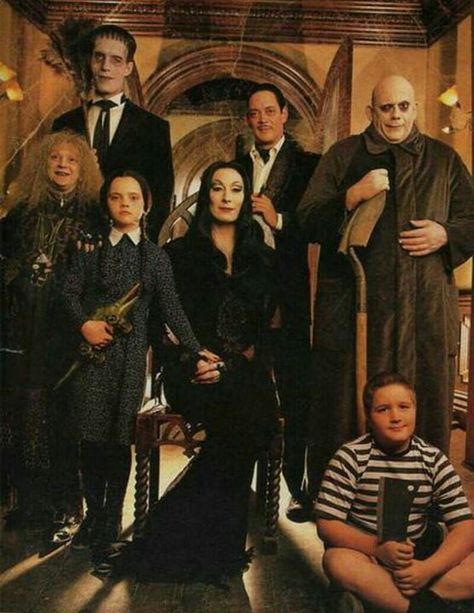 The Addams Family Adams Family Costume Wednesday, Adams Family Costume, Adams Family Halloween, Addams Family Musical, Addams Family Movie, Addams Familie, Addams Family Values, Gomez And Morticia, Addams Family Costumes