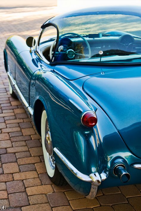 1954 #Corvette #ClassicCar pinterest.com/quirkyrides/boards Classic Corvette, Blue Car, Classy Cars, Chevy Corvette, Car Images, Rat Rods, Us Cars, Classic Cars Trucks, Retro Cars