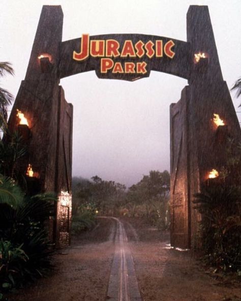 Imprimibles Jurassic Park, Fête Jurassic Park, Jurassic Park Gate, Jurassic Park Tattoo, Lego Jurassic Park, Jurassic Movies, Jurassic Park Poster, Jurassic Park Birthday, Jurassic Park Logo