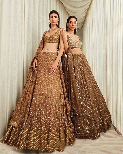 Brown Sequin Lehenga, Dark Brown Lehenga, Gold Indian Outfit, Gold Lengha, Sangeet Dress, Indian Party Wear Dresses, Bridesmaid Indian, Sequin Lehenga, Simple Lehenga