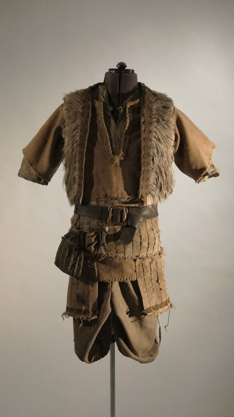 Barbarian Clothes Male, Ragged Fantasy Clothing, Early Man Stone Age Clothes, Historic Viking Clothing, Fur Clothing Medieval, Medieval Outfit, Larp Props, Prehistoric Man, Damaged Clothes