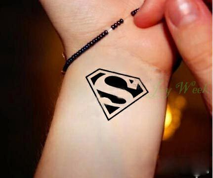 Superman Tattoos For Women, Superman Logo Tattoo, Fake Tattoo Diy, Batman Tattoos, Superman Tattoo, Superman Tattoos, Partner Tattoos, Superman Symbol, Planet Tattoos