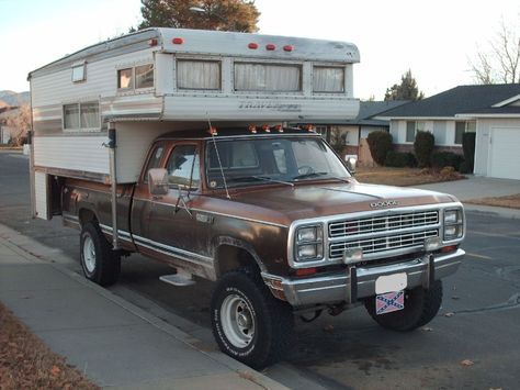 1970 Traveleze Slide-in Truck Camper Truck Camper Aesthetic, Truck Camper Remodel, Vintage Vw Camper, Slide In Truck Campers, Camper Truck, Camper Reno, Toyota Van, Pickup Camper, Classic Campers