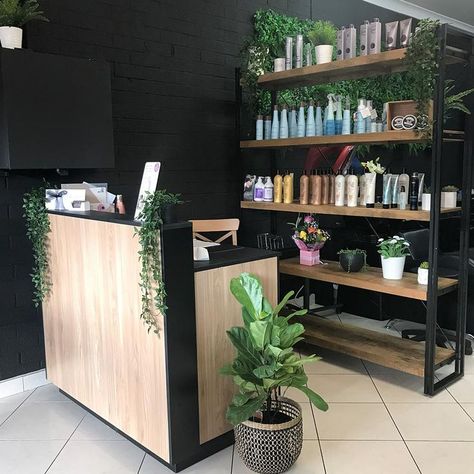 hair salon interior design Black And Wood Salon Decor, Small Salon Reception Area, Salon Reception Desk Ideas, Salon Front Desk Ideas, Black Salon Interior, Boho Salon Ideas, Hair Salon Reception Desk, Beauty Salon Reception Ideas, Rustic Salon Decor