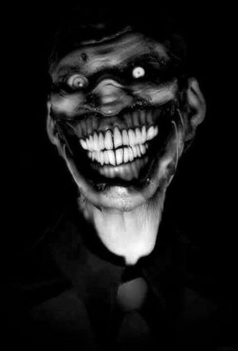 disturbing... Anthony Crowley, Creepy Clowns, Dark Fiction, Scary Images, Dark Visions, The Creeper, Send In The Clowns, Creepy Pictures, Evil Clowns