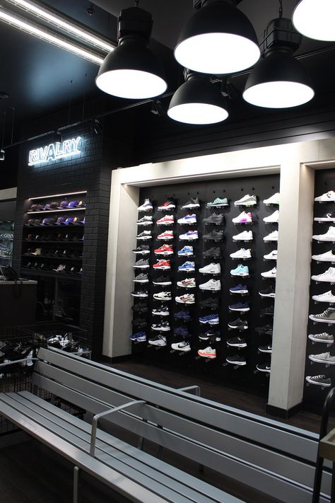 Cycle Store Design, Shoe Wall Display, Shoe Store Display, Shoe Store Design, Store Shelves Design, Urban Shop, Retail Store Interior Design, Shoe Room, Retail Space Design