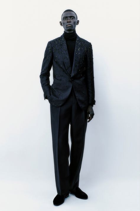 Brioni Fall 2024 Menswear https://www.vogue.com/fashion-shows/fall-2024-menswear/brioni/slideshow/collection#32 2024 Menswear, Brioni Men, Menswear Fashion Show, Menswear Fashion, Mens Fall, Fashion Show Collection, Fall 2024, Beautiful Photography, Stylish Men