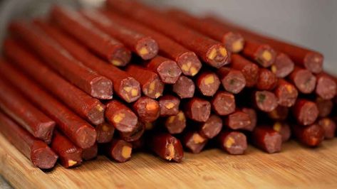 Venison Snack Stick Recipe, Beef Snack Stick Recipe, Beef Sticks Recipe, Venison Snack Sticks, Smoker Diy, Snack Stick Recipe, Beef Jerky Sticks, Meat Curing, Sausage Making Recipes