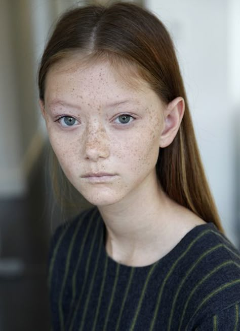 Real or fake, freckles are in now Sara Grace Wallerstedt, Sara Grace, Freckles Girl, Face Study, Freckle Face, Unique Faces, Human Reference, Face Reference, Model Face