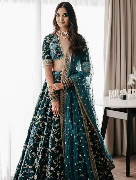 Lehenga Choli Designs, Sabyasachi Lehenga, Lehenga Choli Wedding, Indian Outfits Lehenga, Nikkah Dress, Wedding Lehenga Designs, Green Lehenga, Traditional Indian Outfits, Indian Bridal Dress