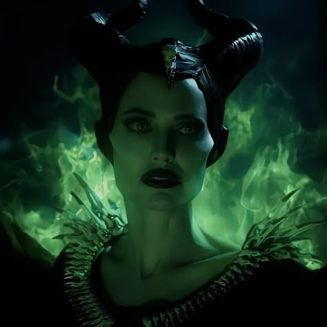 Maleficent Icon, Maleficent Cosplay, Angelina Jolie Maleficent, Maleficent Dragon, Maleficent Movie, Devil And Angel, Twisted Tales, Dark Fae, Future Pfp