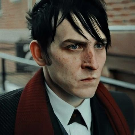 Oswald Cobblepot Icon, Oswald Cobblepot Gotham, Robin Taylor, Penguin Gotham, Riddler Gotham, Gotham Characters, Gotham Cast, Gotham Tv Series, Gotham Series