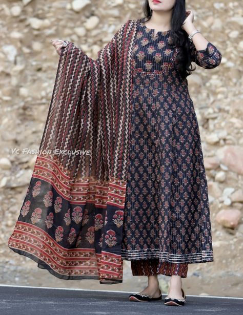 Printed Frocks For Women, Frock Suit Ideas, Printed Salwar Suit Designs, Lawn Frock, Frocks For Women, Printed Salwar Suit, Bagh Print, Frock Suit, Cotton Dress Indian