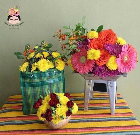 Pretty Home Decor, Mexico Party, Mexican Baby Shower, Mexican Birthday Parties, Mexican Themed Weddings, Mexican Party Decorations, Pretty Home, Mexican Fiesta Party, Mexican Birthday