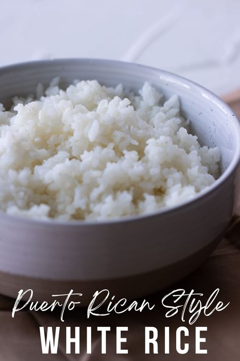 This White Rice is made in a Puerto Rican Style. It is very easy to make and perfect to make a big batch and save the rest to meal prep. Puertorican Rice, Perfect White Rice, Fluffy White Rice, Puerto Rican Style, One Pot Recipes, White Rice Recipes, Rice On The Stove, Latin American Recipes, Boricua Recipes