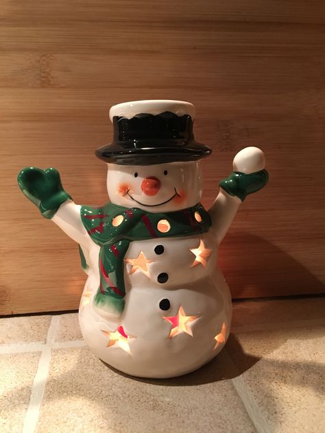 Christmas Art Gift Ideas, Clay Snowman, Felt Christmas Tree Decorations, Ceramic Snowman, Clay Christmas Decorations, Minimalist Christmas Decor, Ceramic Lantern, Coil Pots, Snowman Christmas Decorations