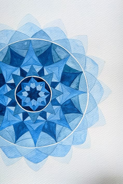 Mandala Illustration Art, Monochromatic Sketches, Monochromatic Art Ideas, Monochromatic Art Painting, Mandala Lines, Blue Mandala Art, Watercolour Mandala, Monochromatic Colour Scheme, Monochromatic Drawing