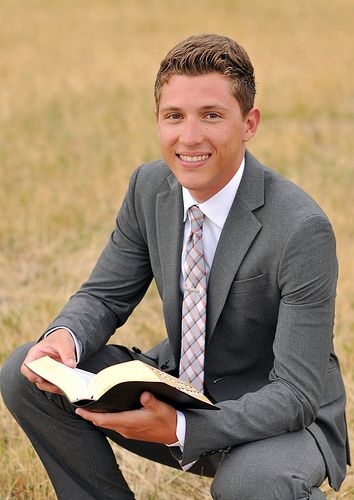 cute with scriptures missionary picture Sister Missionary Pictures, Law Aesthetic, Lds Pictures, Baptism Photography, Lds Missionary, Sister Missionaries, I Love Jesus, Senior Guys, Senior Poses