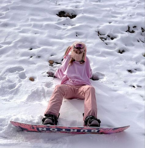 Pink Snowboard Outfit, Winter Ski Aesthetic, Snowboard Girl Aesthetic, Pink Ski Outfit, Aesthetic Pink Princess, Ski Outfit Aesthetic, Luna Montana, Ski Fits, Ski Fit