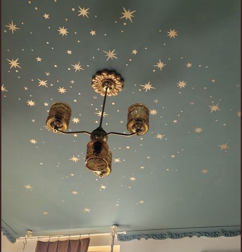 Bloxburg Teen Room, Stars On The Ceiling, Bloxburg Teen Room Ideas, Teen Room Ideas, Cozy Room Ideas, Aesthetic Bloxburg, Guys Room Aesthetic, Home Decor Cozy, Star Ceiling