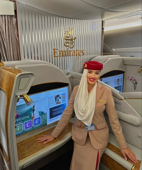 karinabozga Flight Attendant Emirates, Emirates Flight Attendant, Emirates Airline Cabin Crew, Become A Pilot, Cabin Crew Jobs, Become A Flight Attendant, Emirates Flights, Boring Job, Emirates Cabin Crew