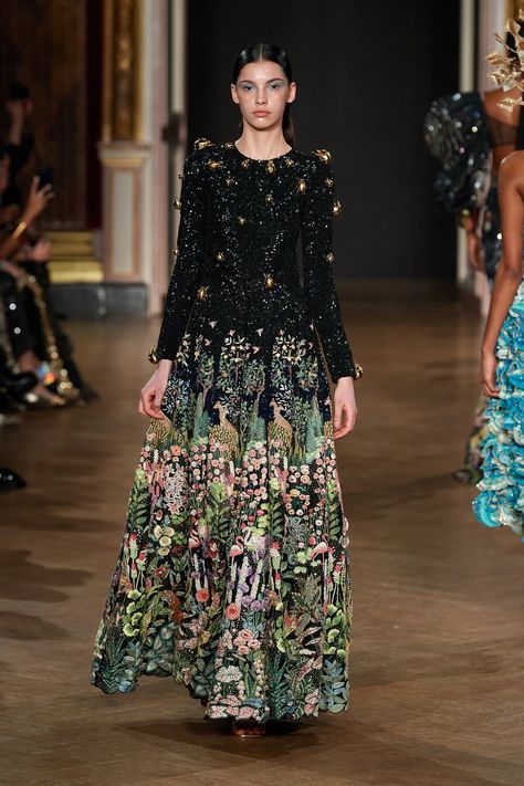 Rahul Mishra Paris Fashion Week 2023, Rahul Mishra Spring 2023, Rahul Mishra Couture, Rahul Mishra 2023, Royal Curtains, Spring 2023 Couture, Rahul Mishra, 2023 Couture, Dreamy Gowns