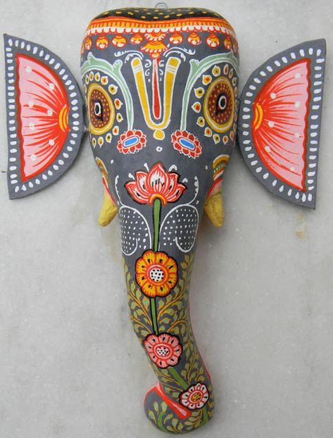 Odisha's Handicrafts: A Picture Post Papier Mache Art, Paper Mache Wall Art, India Decor, Mache Art, Paper Mache Mask, Antique Porcelain Dolls, Paper Mache Clay, Elephant God, Sculptures Céramiques