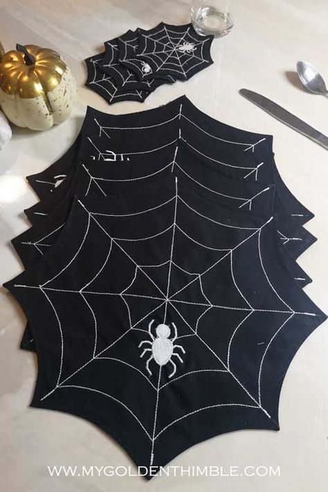 Moldes Halloween, Halloween Sewing Projects, Halloween Placemats, Table Halloween, Casa Halloween, Halloween Sewing, Fall Sewing, Halloween Centerpiece, Adornos Halloween