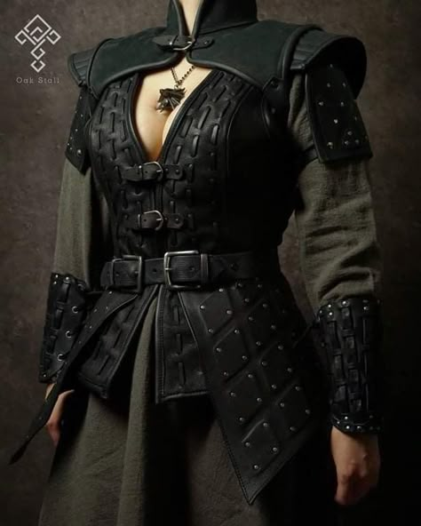 Female Leather Armor, Studded Leather Armor, Dress Armor, Medieval Outfit, Armor Dress, Viking Armor, Warrior Outfit, Fair Outfits, Female Armor