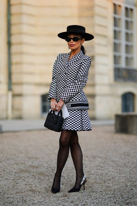 Paris Couture Fashion Week street style Classy Lifestyle, Check Mate, Outfits To Copy, Elegant Outfits, Elegant Dresses Classy, Funky Outfits, Paris Fashion Week Street Style, Classy Casual Outfits, Best Outfits