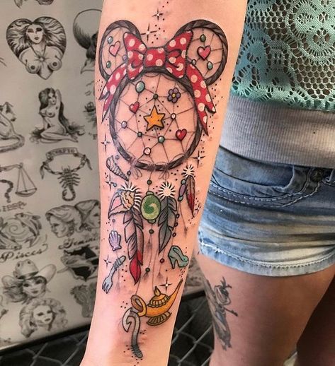 Disney Thigh Tattoo, Tattoos Disney, Disney Inspired Tattoos, Disney Sleeve Tattoos, Tato Tradisional, Tattoo Disney, Disney Sleeve, On Tattoo, Omerta Tattoo