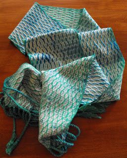 Dust Bunnies Under My Loom: Dyeing Woven Shibori Scarves with ProcionMX - painting on dye Woven Shibori, Shibori Scarf, Shibori Designs, Shibori Dye, Handwoven Scarf, Shibori, Scarf Shawl, Loom, Crochet Bag