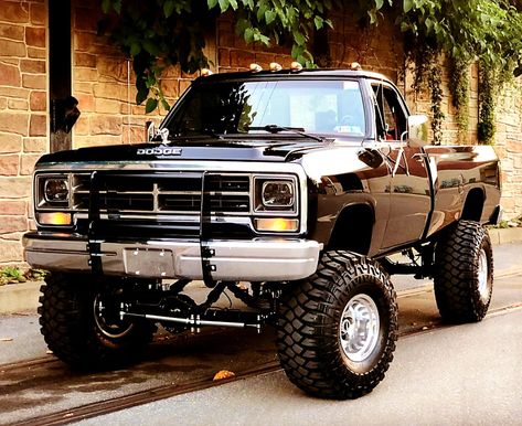 Custom 1987 Dodge RAM W150 Lifted Muscle Car, Dodge W150 4x4, Old Ram Trucks, 1990 Dodge Ram Truck, Classic Dodge Trucks, Old Dodge Trucks Vintage, Vintage Dodge Trucks, Dodge Ram 4x4, Dodge Ram Power Wagon