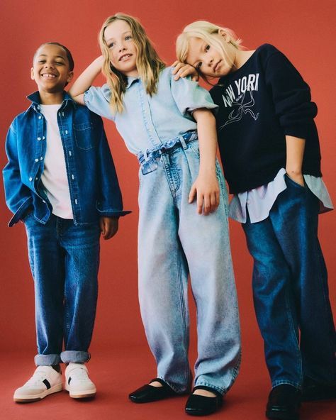 H&M Kids | Denim days are here. #HMKids Denim shirt: 1237855001 Cotton T-shirt: 0611503058 Loose Fit Jeans: 1168042016 Puff-sleeved denim blouse:… | Instagram Jeans For Kids, Uniqlo Kids, Back To School Fashion, Summer Outfits Kids, Denim Day, Festival Style, Loose Fit Jeans, Kids Denim, Cool Outfits For Men