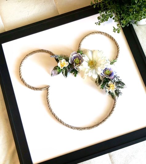 Suzanne DIY Disney on Instagram: “Happy first day of spring! I’m loving how this easy floral Mickey turned out. #disneyathome #disneydecor #disneyhomedecor #disneyhome…” Casa Disney, Deco Disney, Cuadros Diy, Happy First Day Of Spring, Disney Diy Crafts, Disney Room Decor, Disney Rooms, Custom Shadow Box, Diy Disney