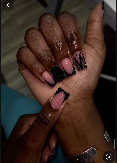 Black Design Nails Square, Black Nails Ideas Short, Nail Designs Medium Length, Nail Length Chart, Medium Length Nails Acrylic, Nails Acrylic Aesthetic, Black Nail Sets, Petite Nails, Teal Acrylic Nails