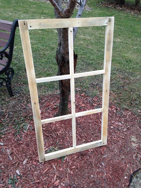 Window Frame Diy, Wood Frame Diy, Diy Window Frame, Wood Frames Diy, Window Frame Crafts, Antique Window Frames, Old Window Frames, Wooden Creations, Wood Window Frame