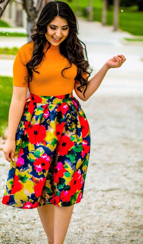 Stylish Business Outfits, Postpartum Fashion, Cute Teacher Outfits, Jw Fashion, Skirt Outfits Summer, Pentecostal Fashion, Print Skirts, Midi Skirt Outfit, Classy Work Outfits